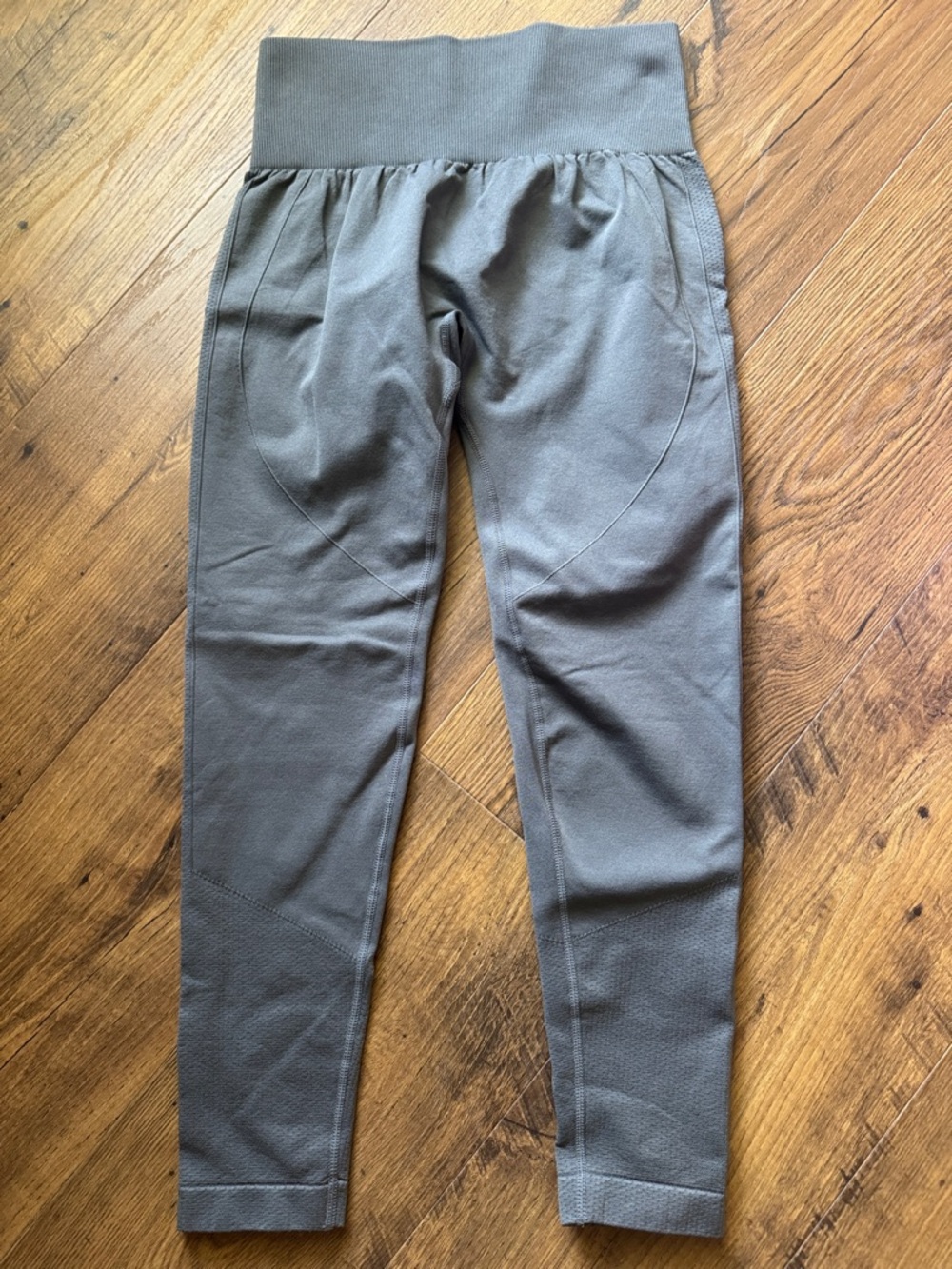 NWOT HALARA Grey High-Waist Butt Scrunch Tummy Control Leggings